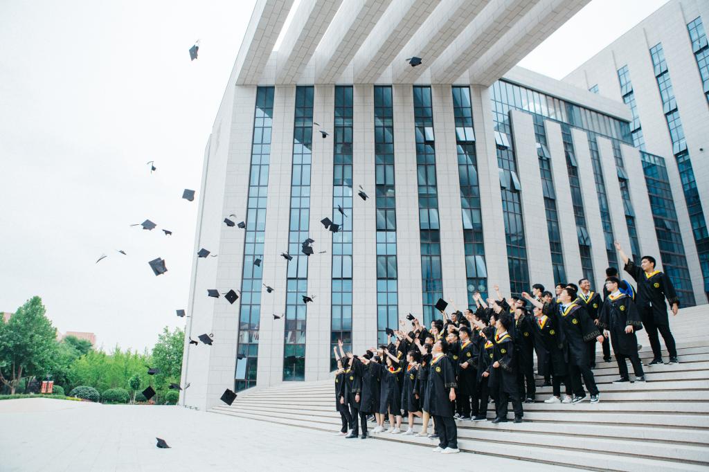 畢業季：放飛青春 追逐夢想