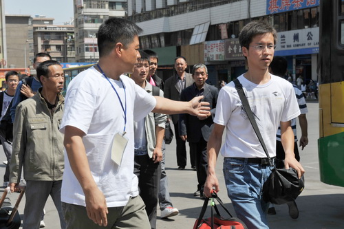 迎新花絮之二：滿(mǎn)目蔥蘢熱情漾 金秋理工迎新忙