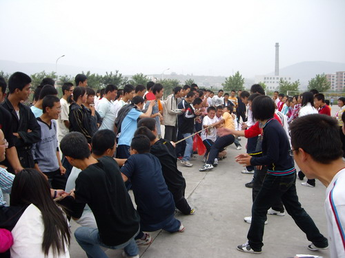 計通學院舉辦“迎新杯”拔河比賽