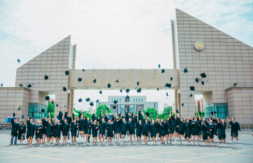 畢業(yè)季：放飛青春 追逐夢(mèng)想