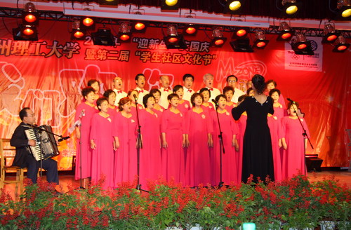 《我們歡迎你》2008年“迎新生•慶國慶”暨第二屆“學生社區文化節”文藝晚會成功舉辦