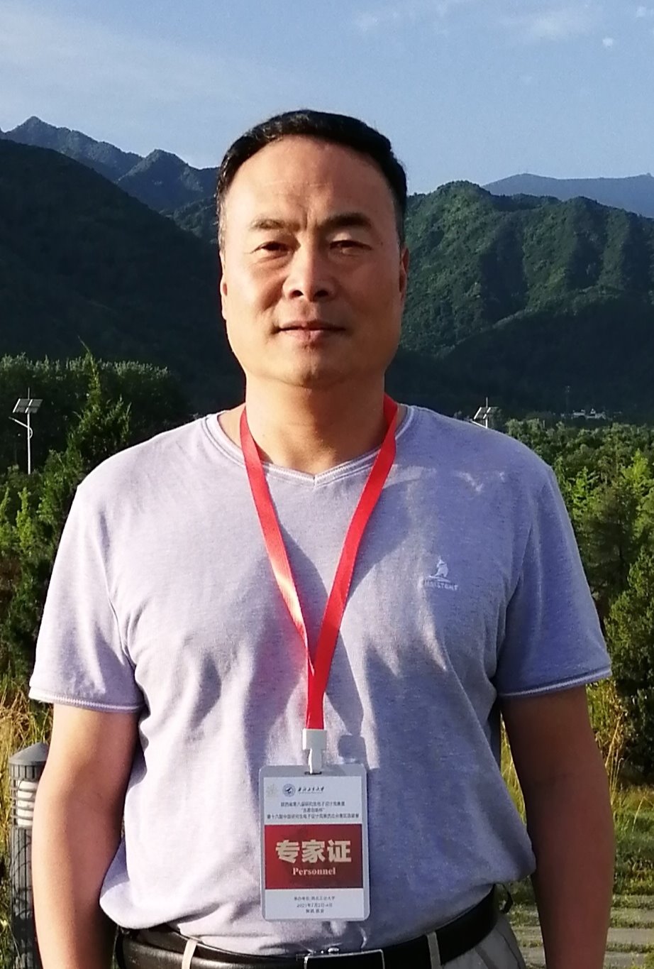 【2022師德標(biāo)兵候選人風(fēng)采】 電信學(xué)院：緱新科