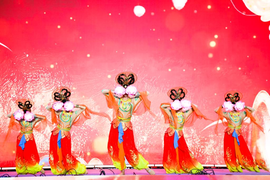 挺膺擔(dān)當(dāng) 奮楫揚(yáng)帆 | 超燃直擊2024畢業(yè)晚會(huì)現(xiàn)場(chǎng)